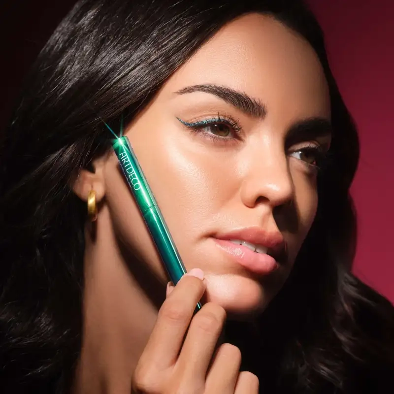 Long-wear Metallic Liquid Liner | Artdeco